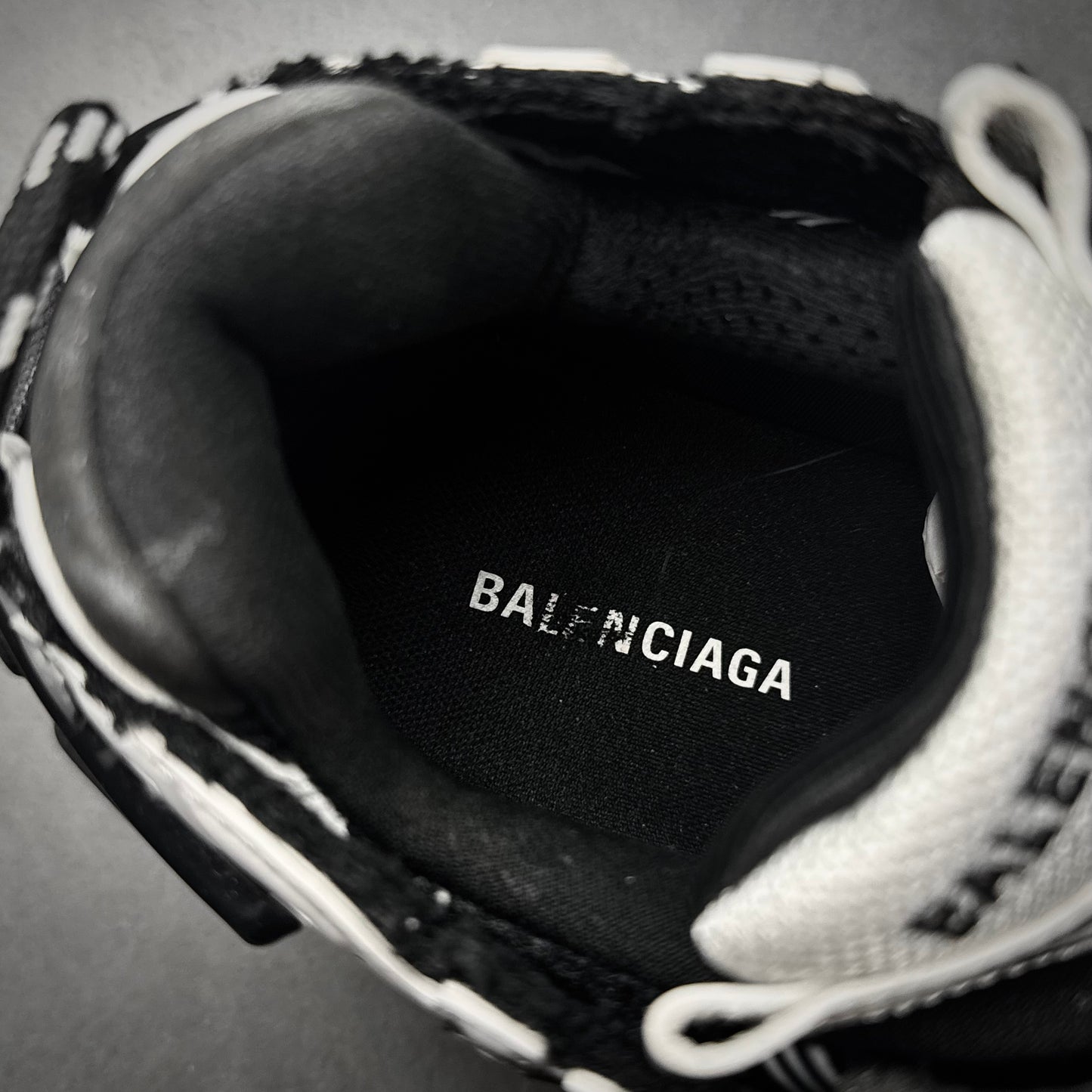 Balenciaga Black/White Runner