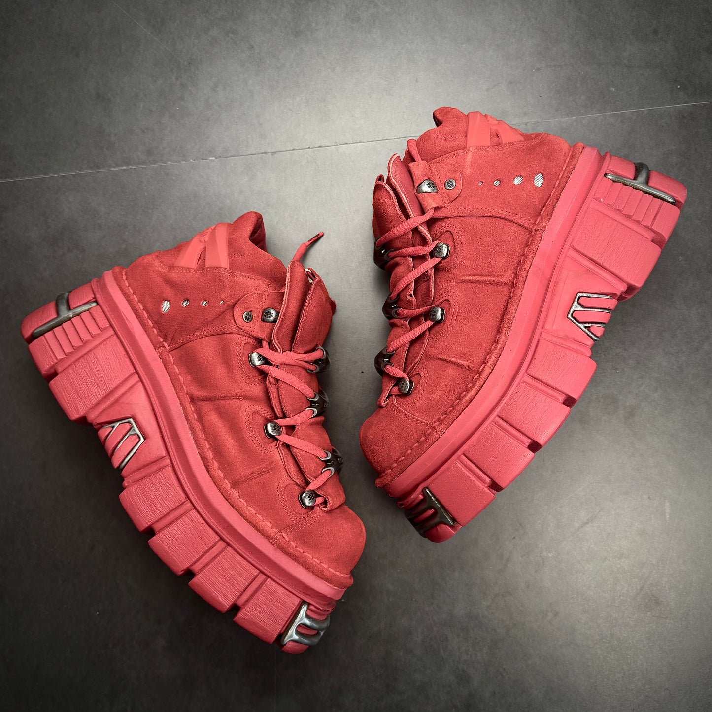 Red Vetements New Rocks
