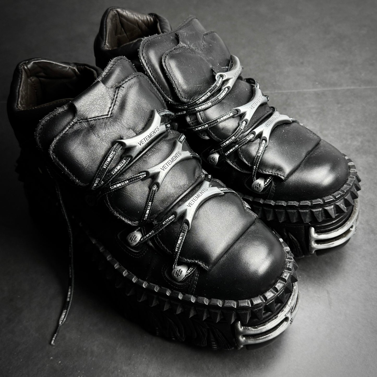 Vetements Flame New Rocks