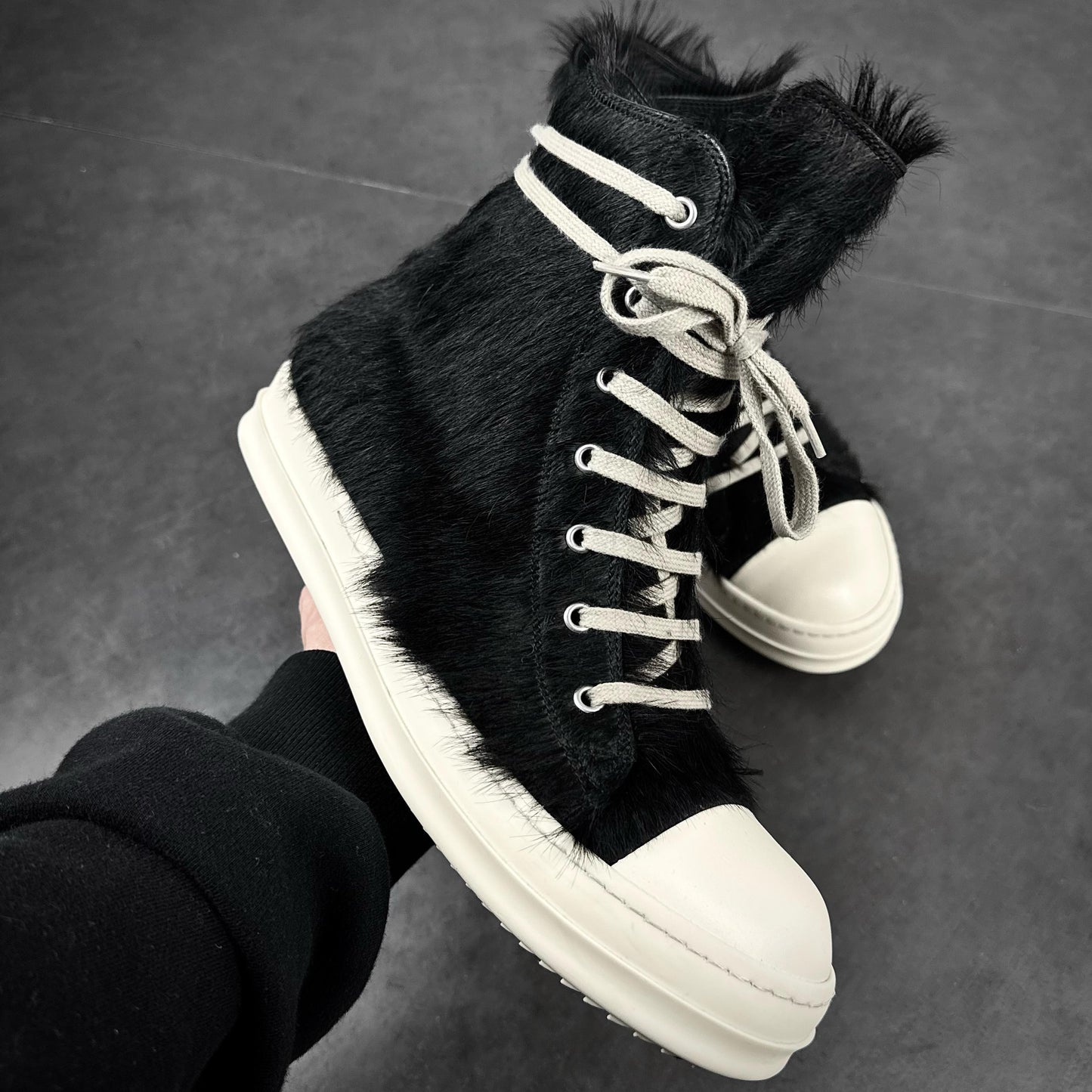 Rick owens „Ponyhair“ Ramones FW22 STROBE