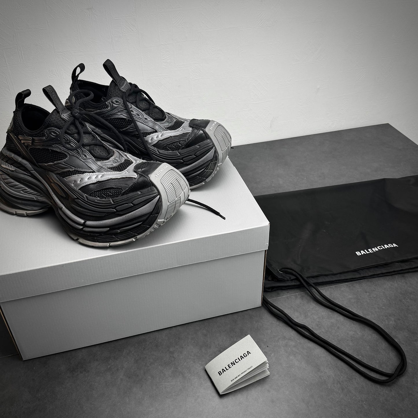 Balenciaga 16XL Sneaker