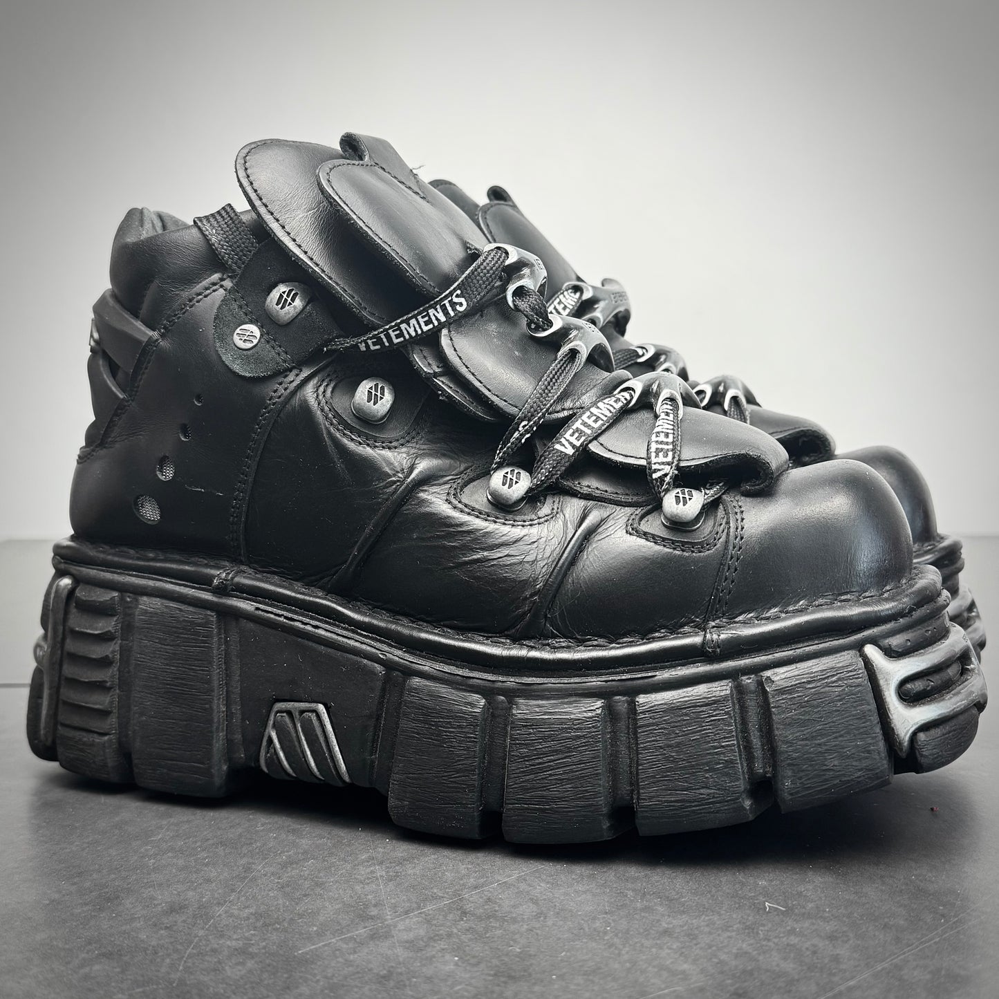 Black Vetements Newrocks