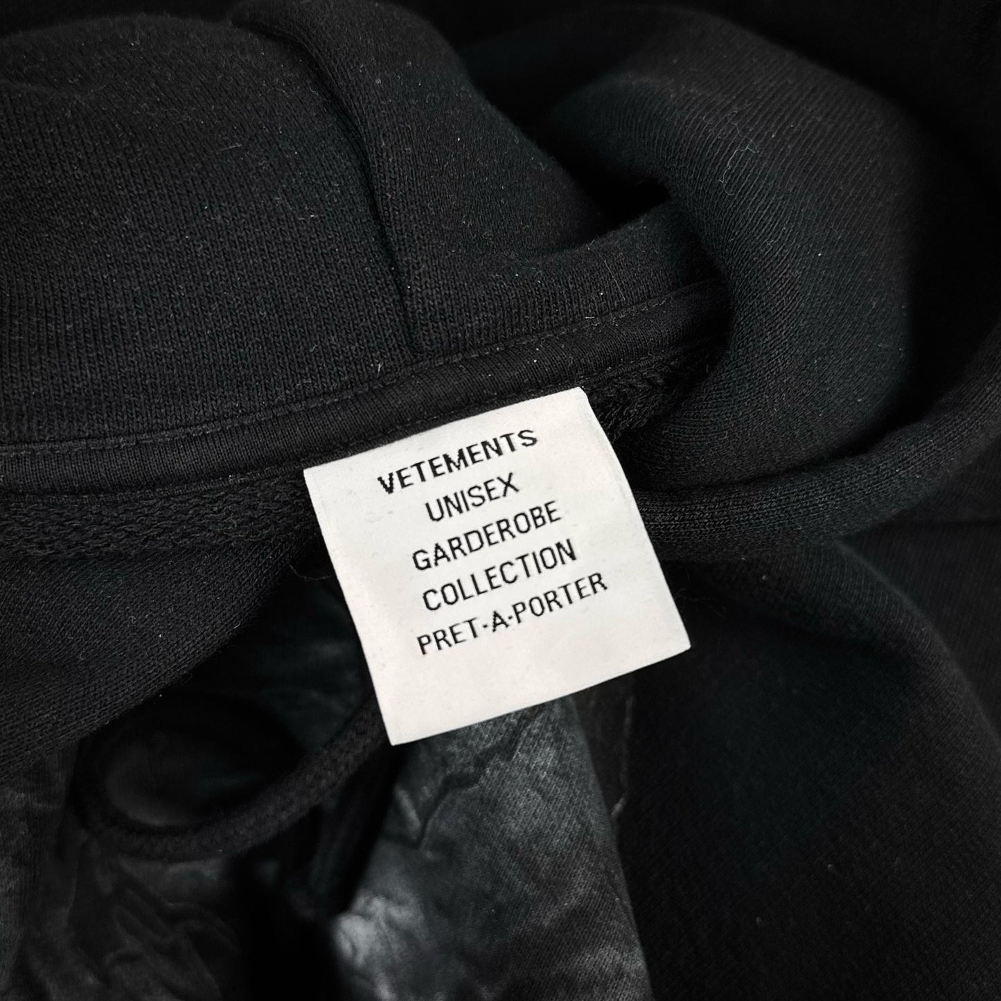 Vetements „metal skull“ hoodie