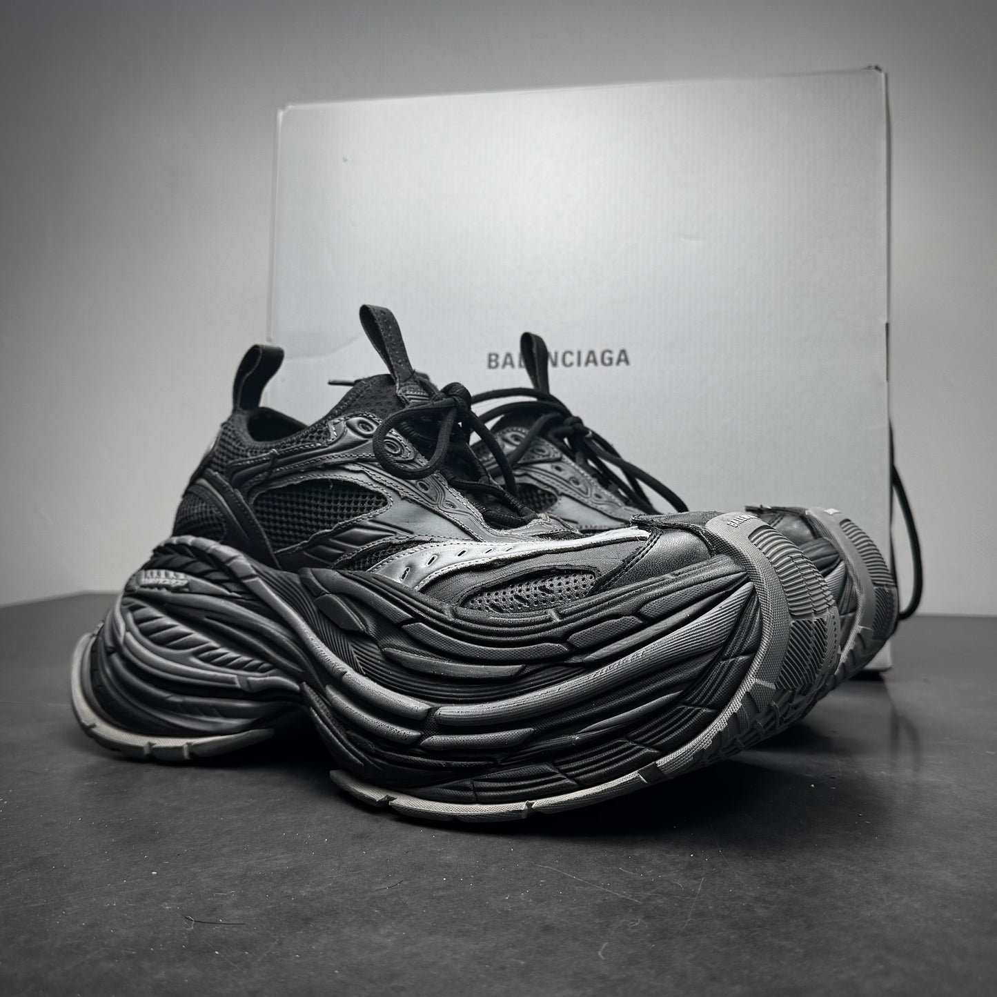 Balenciaga 16XL Sneaker