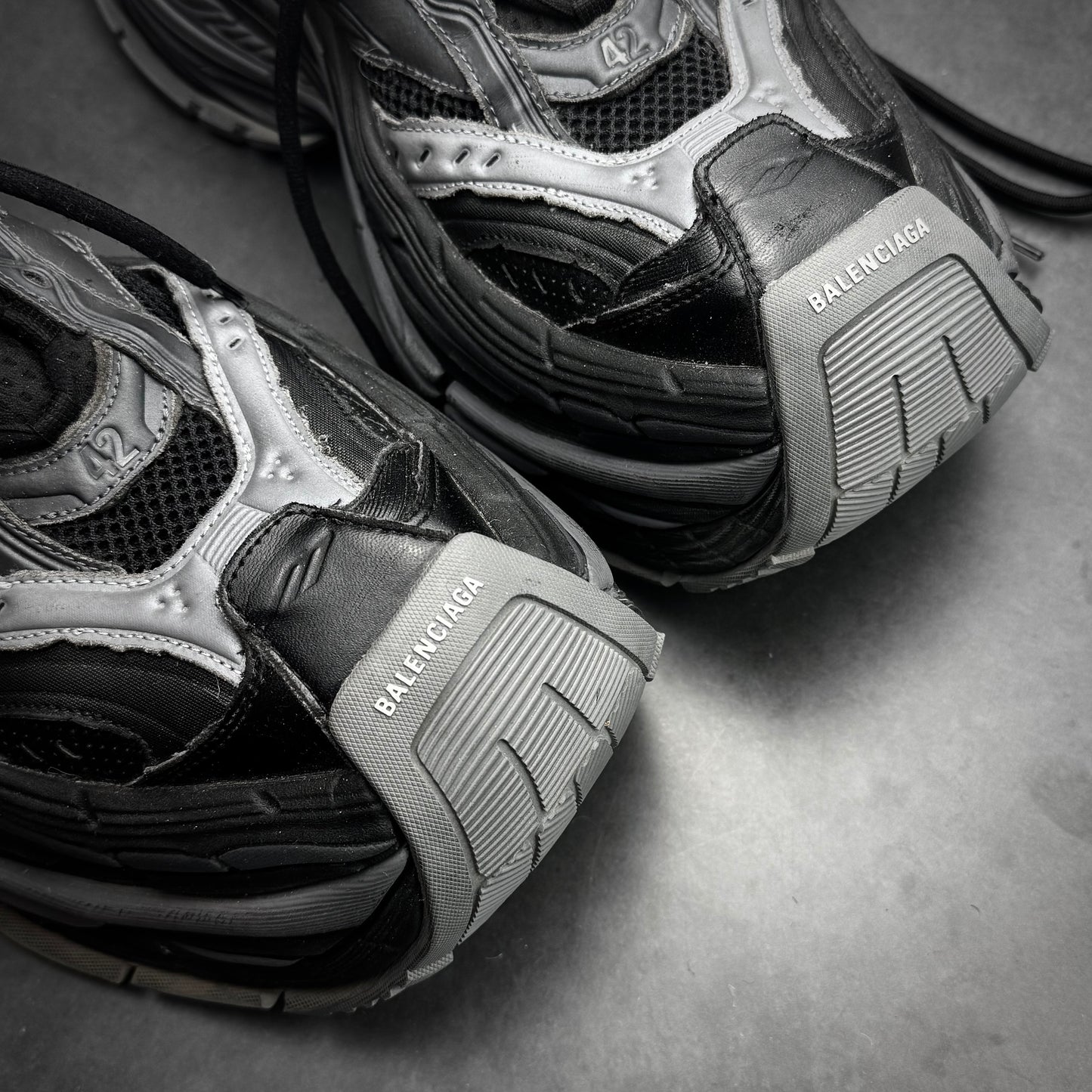 Balenciaga 16XL Sneaker