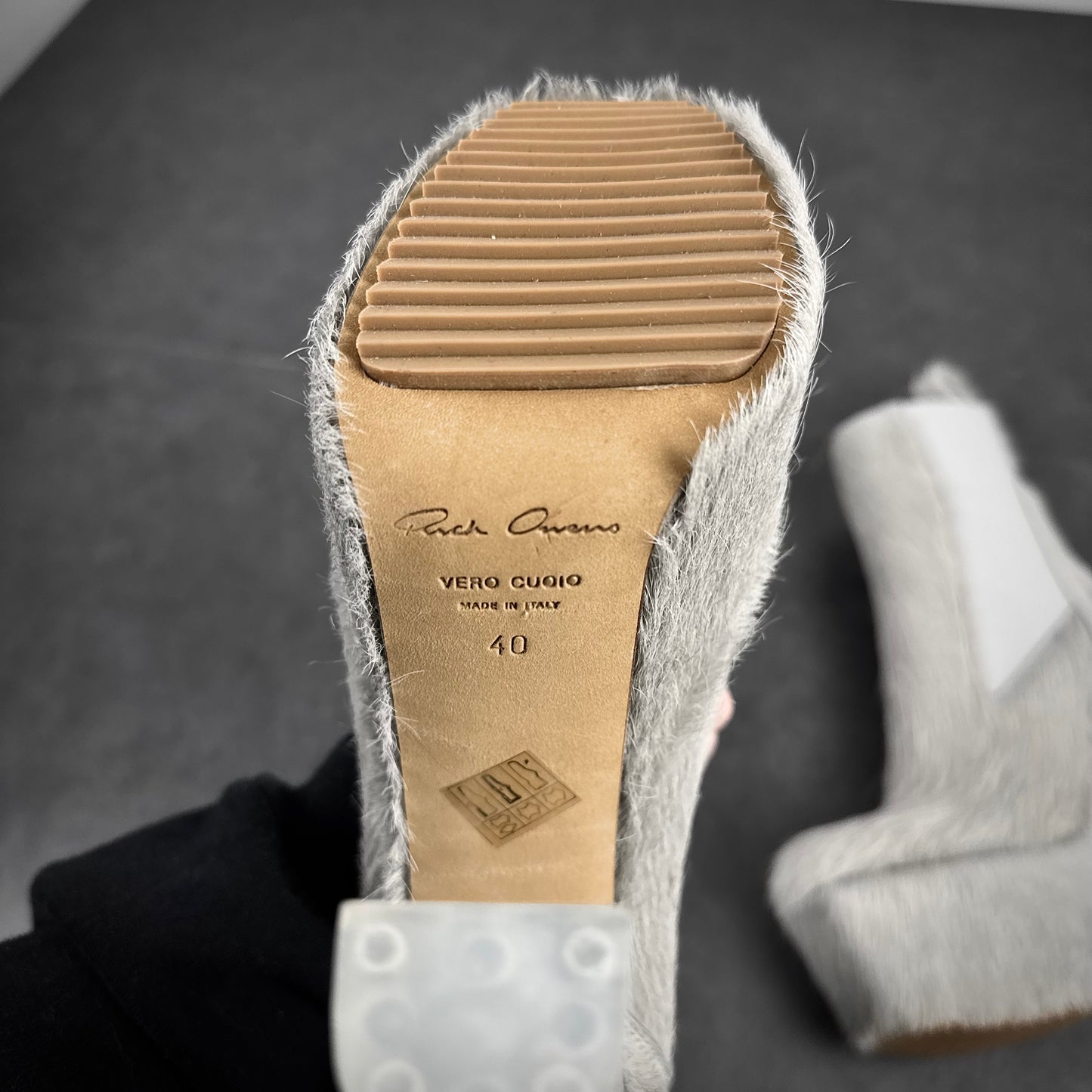 Rick Owens „Pearl Milk“ Cowfur Kiss Heels AW/22
