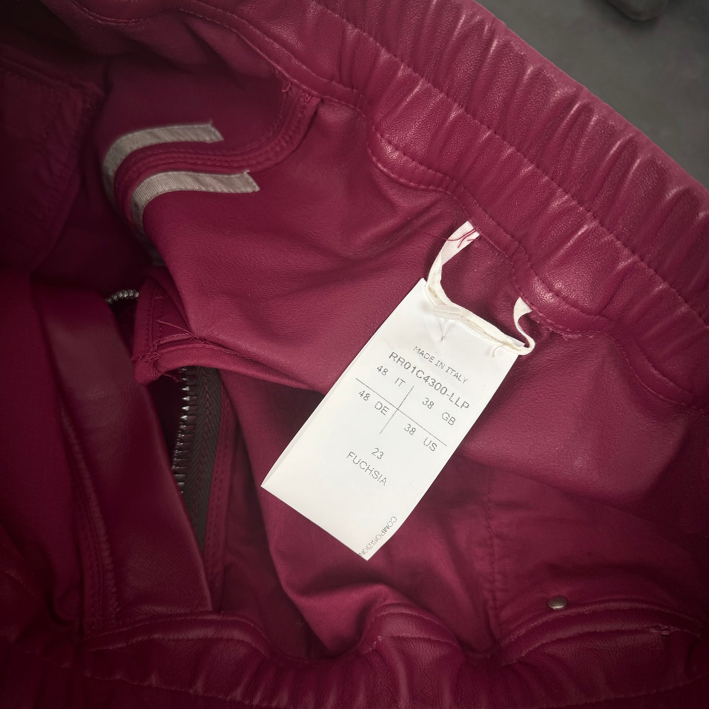 Rick Owens „Cargobela“ SAMPLE Leather Shorts