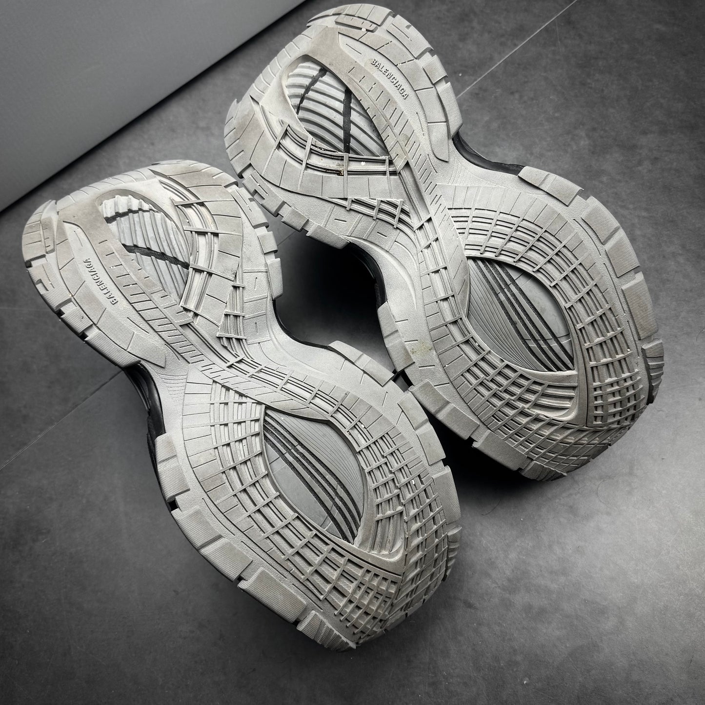 Balenciaga 16XL Sneaker