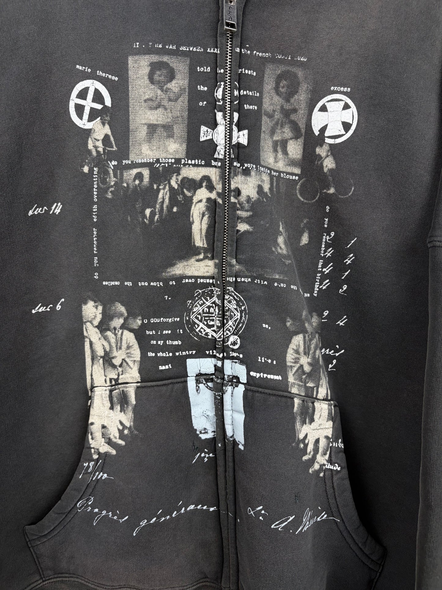 Enfants Riches Déprimés
Djagilve's Grave Distressed Zip