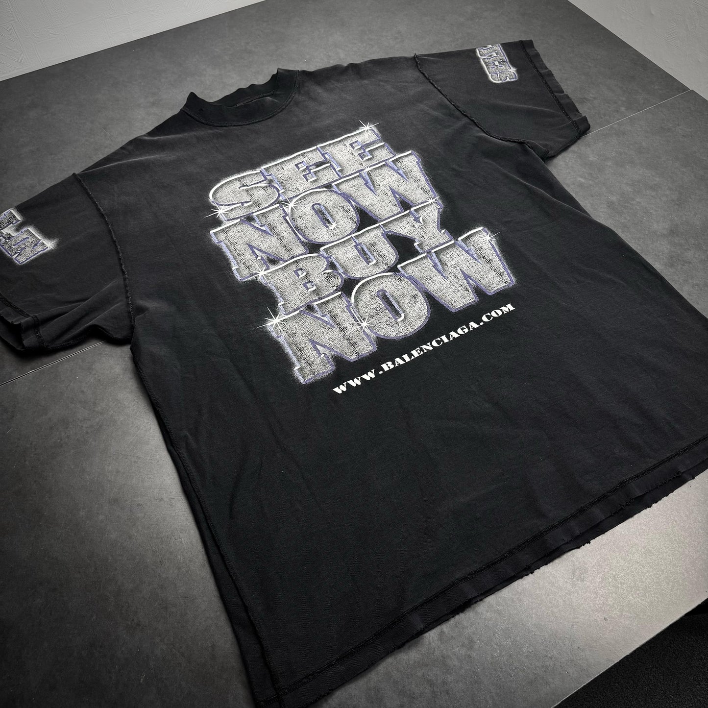 Balenciaga „see now buy now“ T-shirt