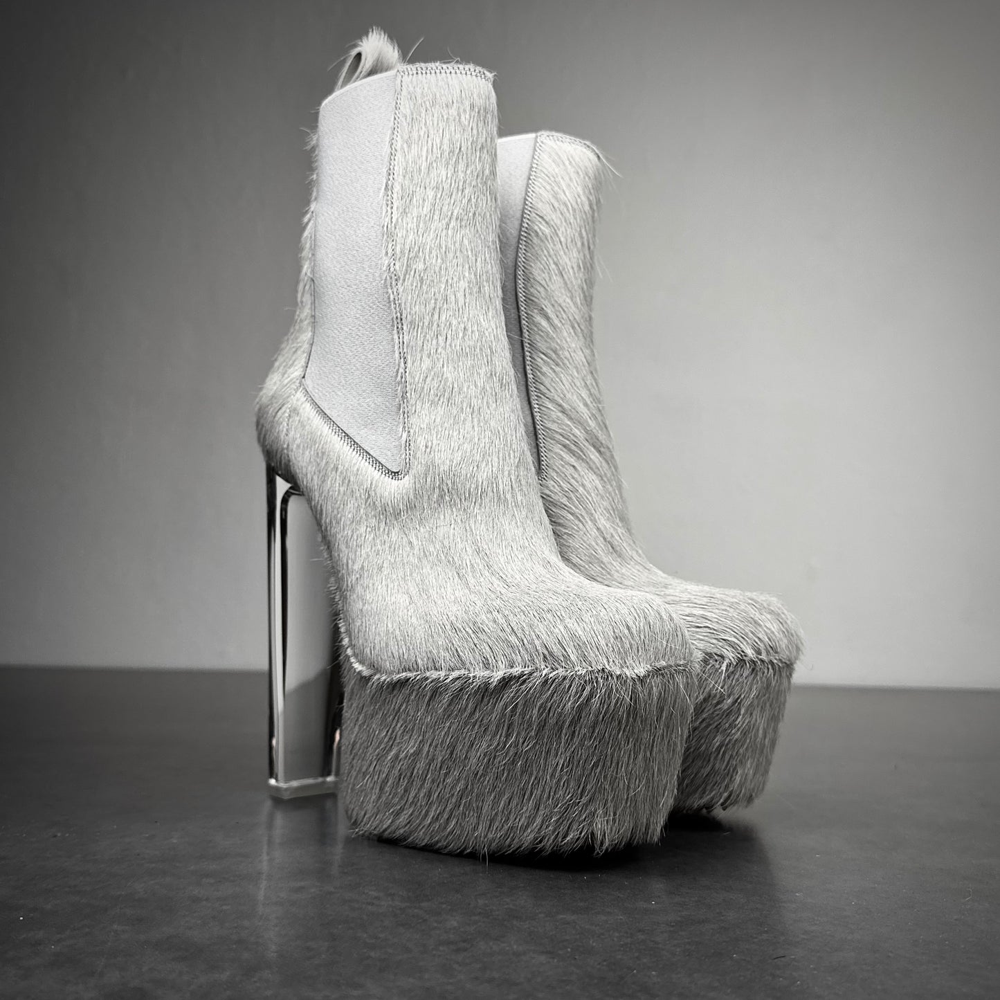 Rick Owens „Pearl Milk“ Cowfur Kiss Heels AW/22