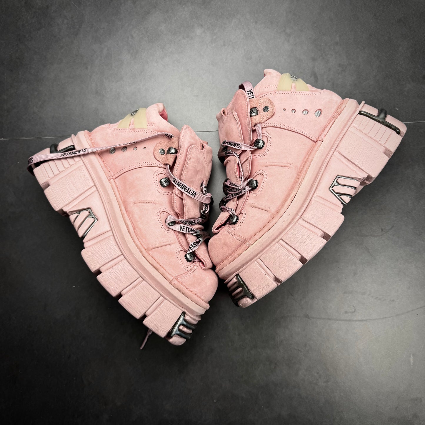 Vetements newrocks suede pink