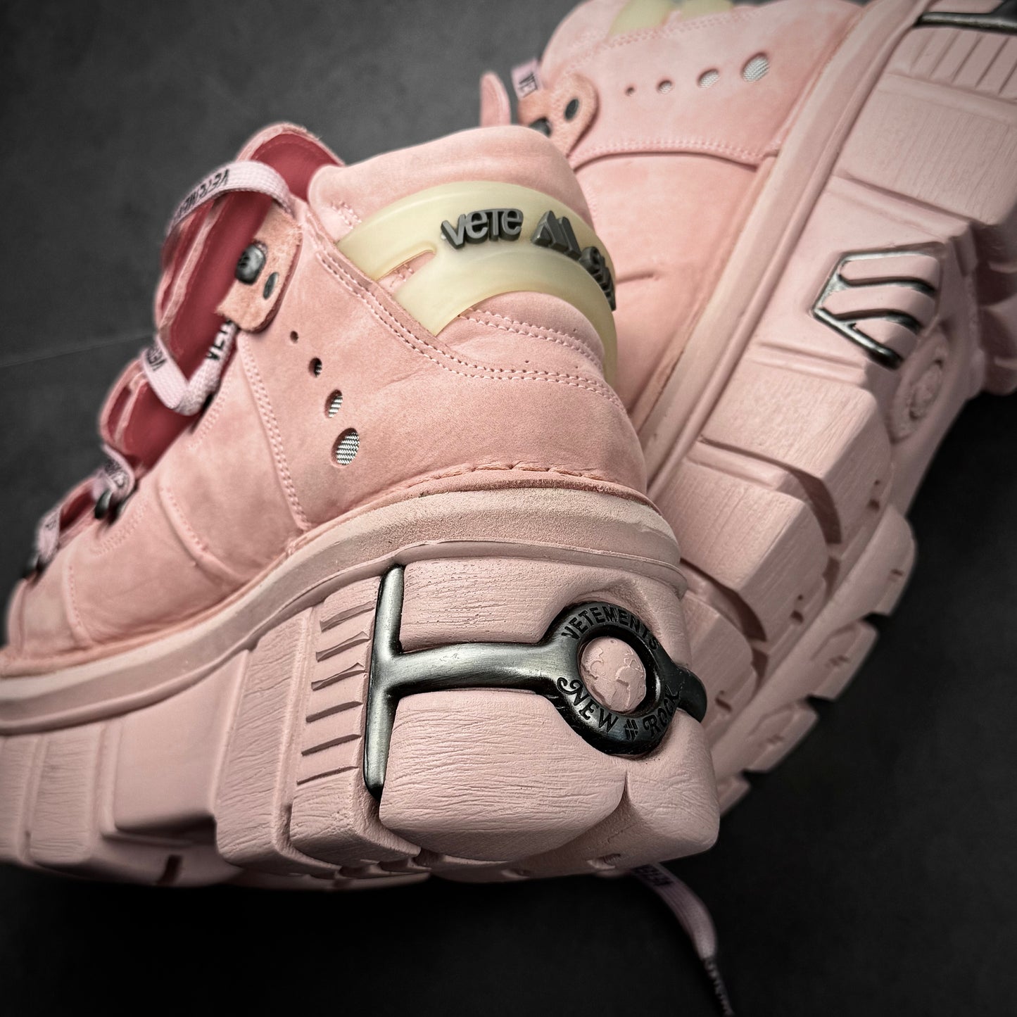 Vetements newrocks suede pink