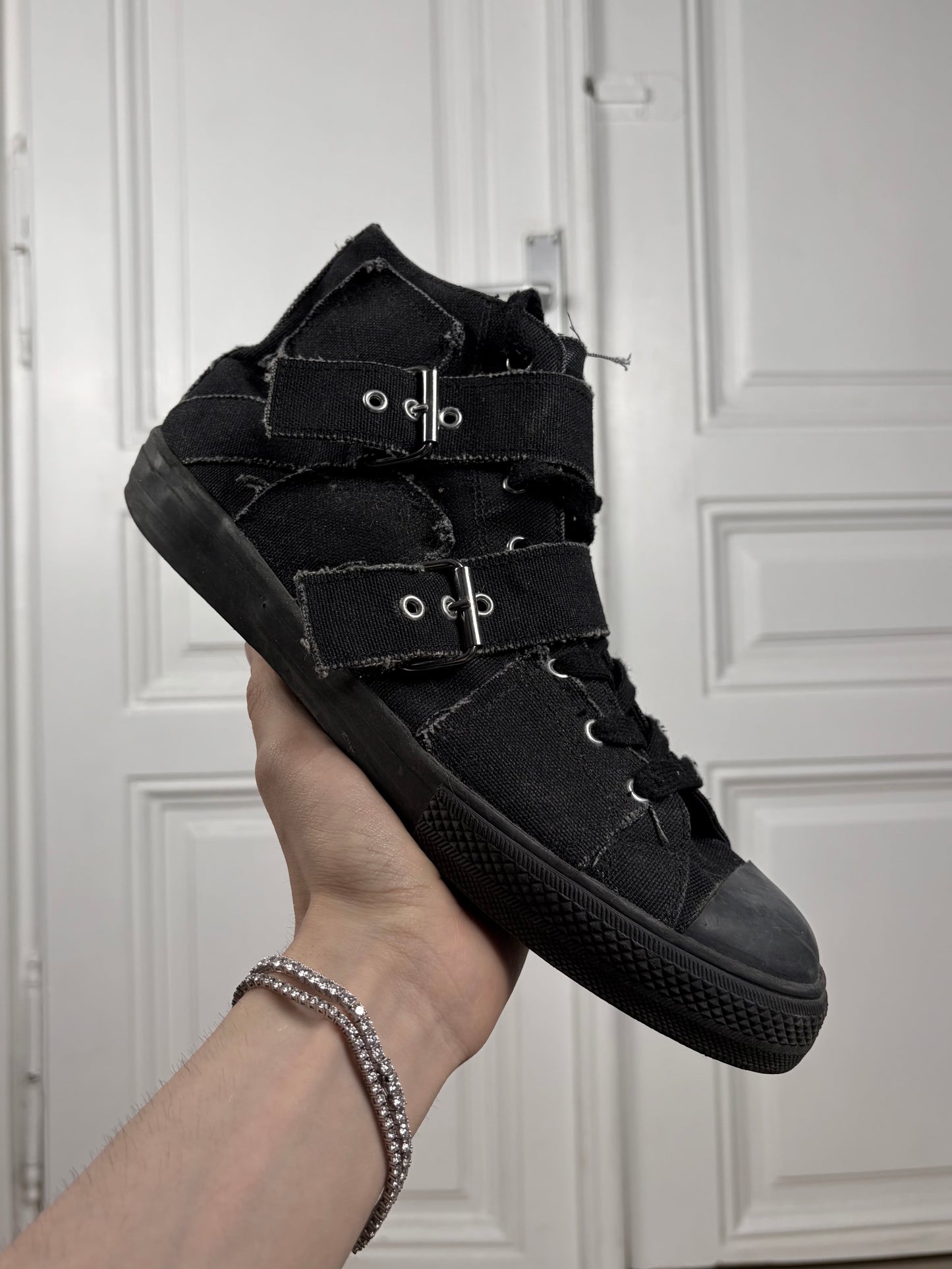 HTC Strap Chucks