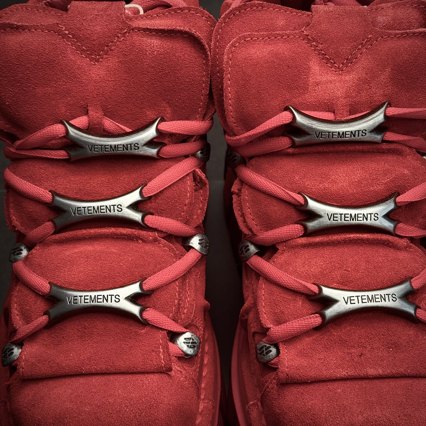 Red Vetements New Rocks