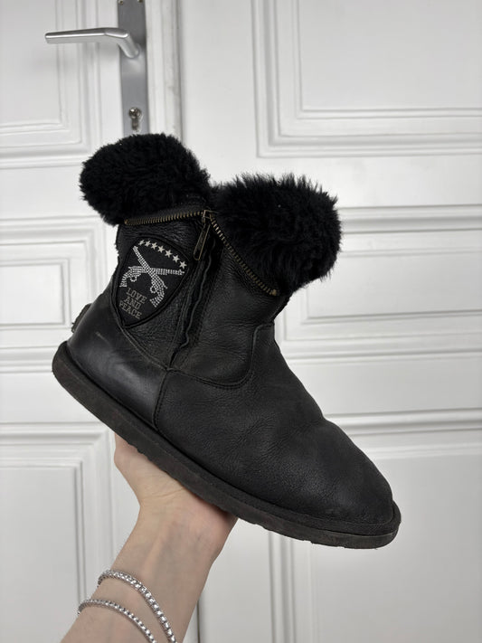 Roar Foldable Gun Uggs