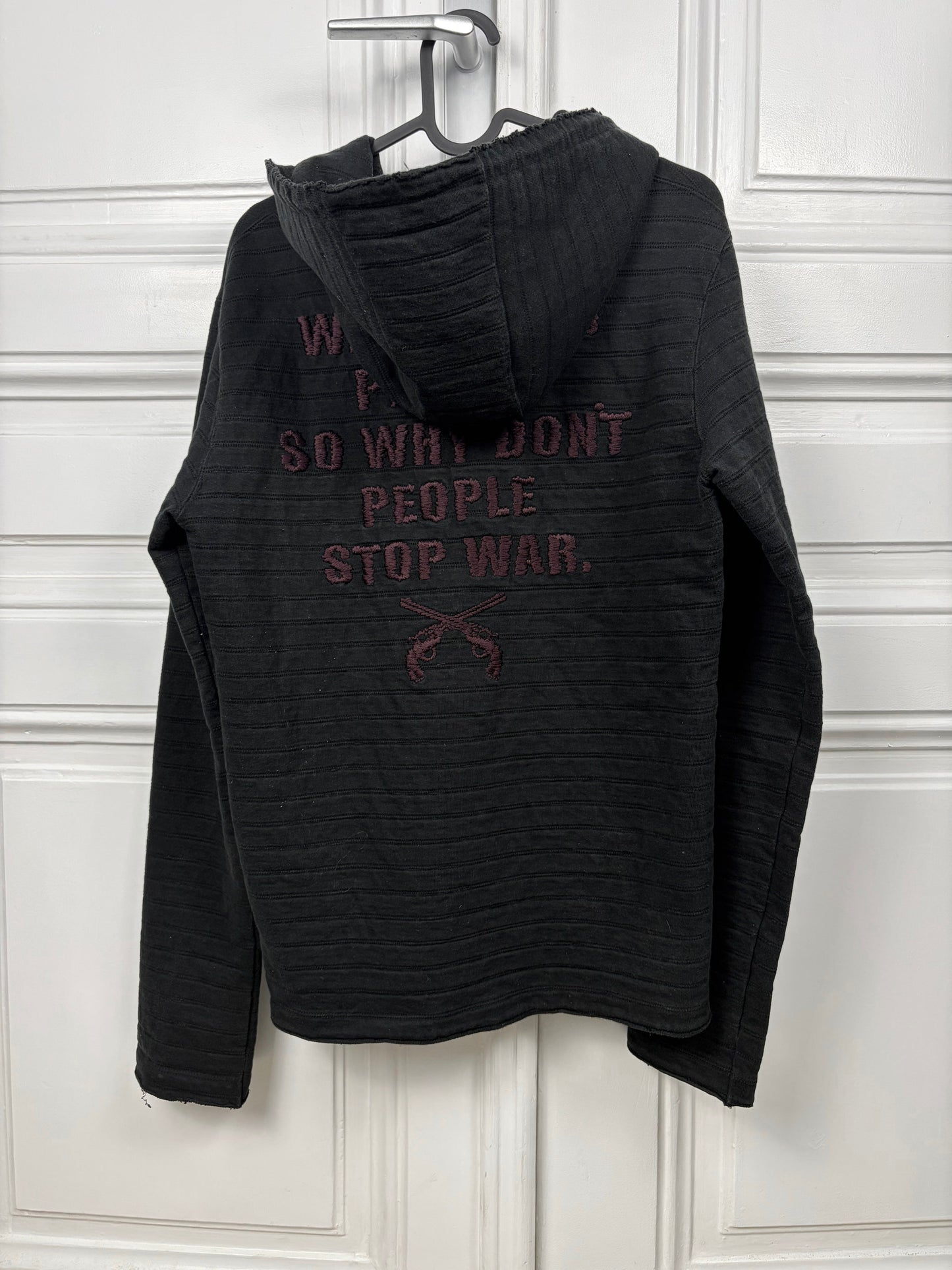 Roar zip up