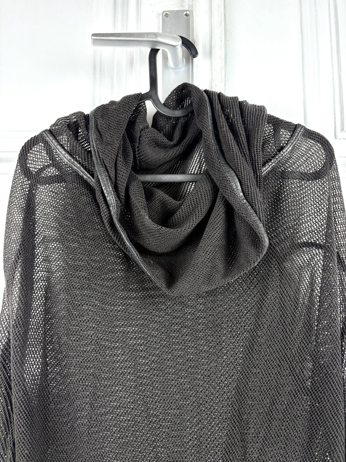 Julius hooded mesh