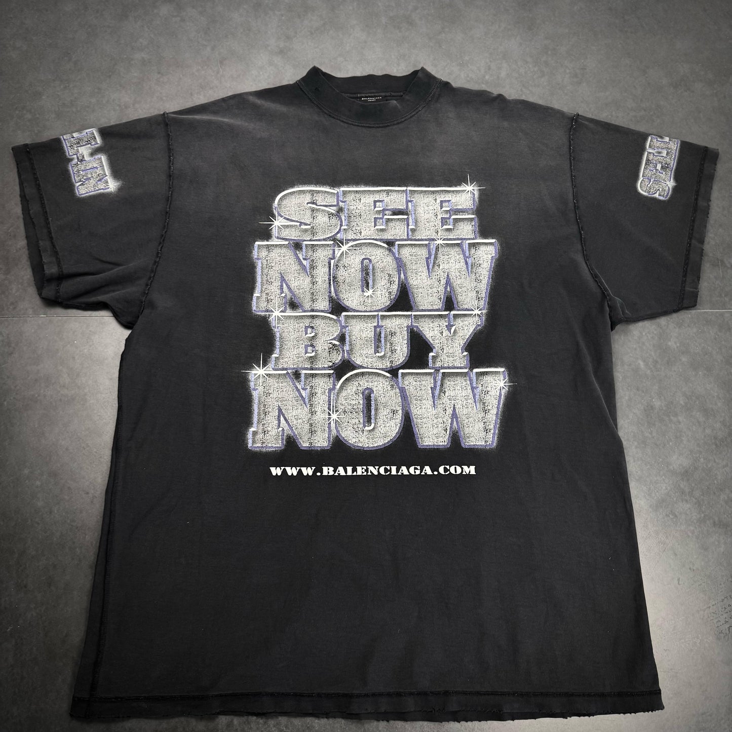 Balenciaga „see now buy now“ T-shirt