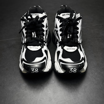 Balenciaga Black/White Runner