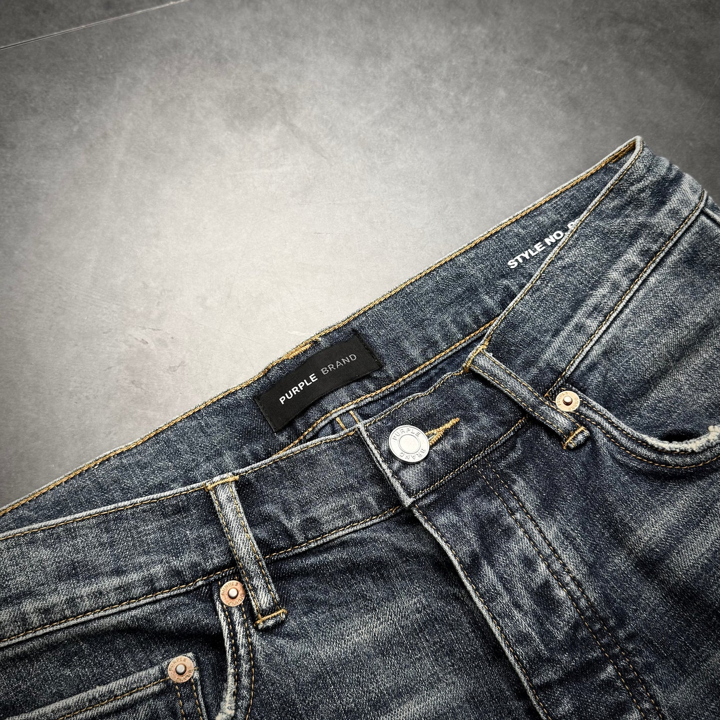 Purple Brand „P004“ Flared Denim