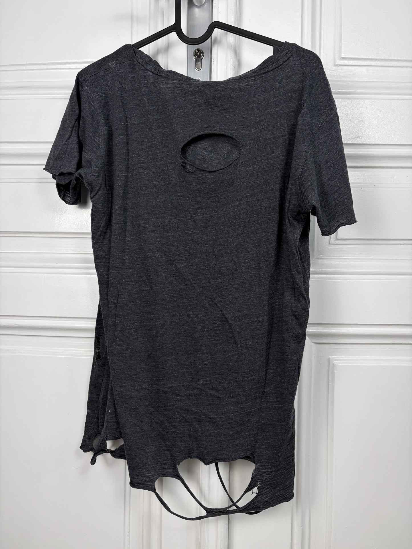 HTC „Only Locals“ Distressed Shirt