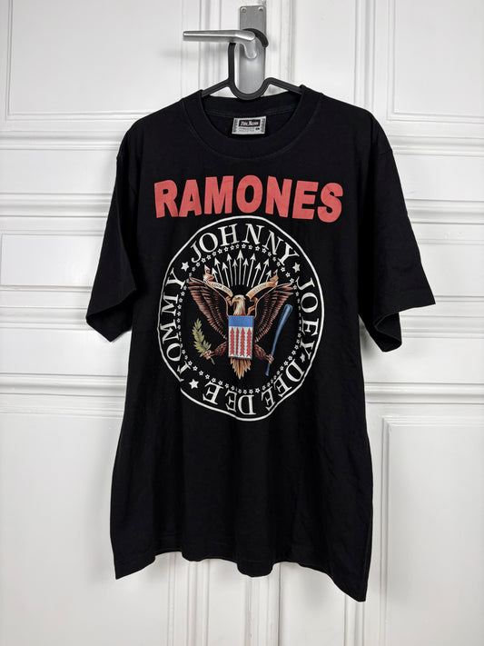 Ramones early 2000s tshirt