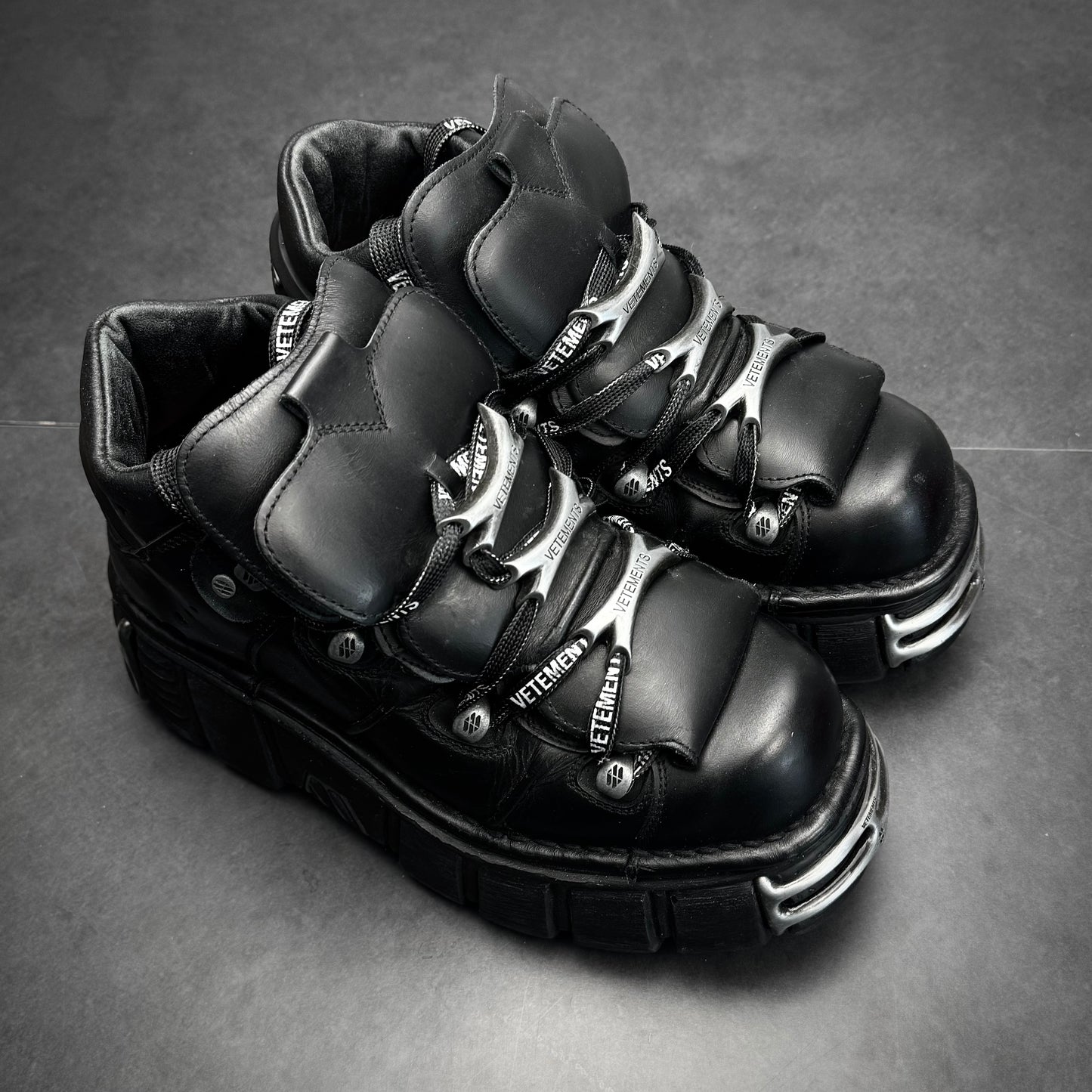 Black Vetements Newrocks