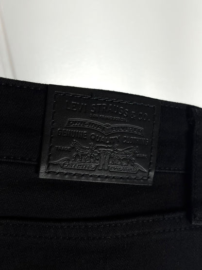 Levi’s 725 Highrise Bootcut Jeans