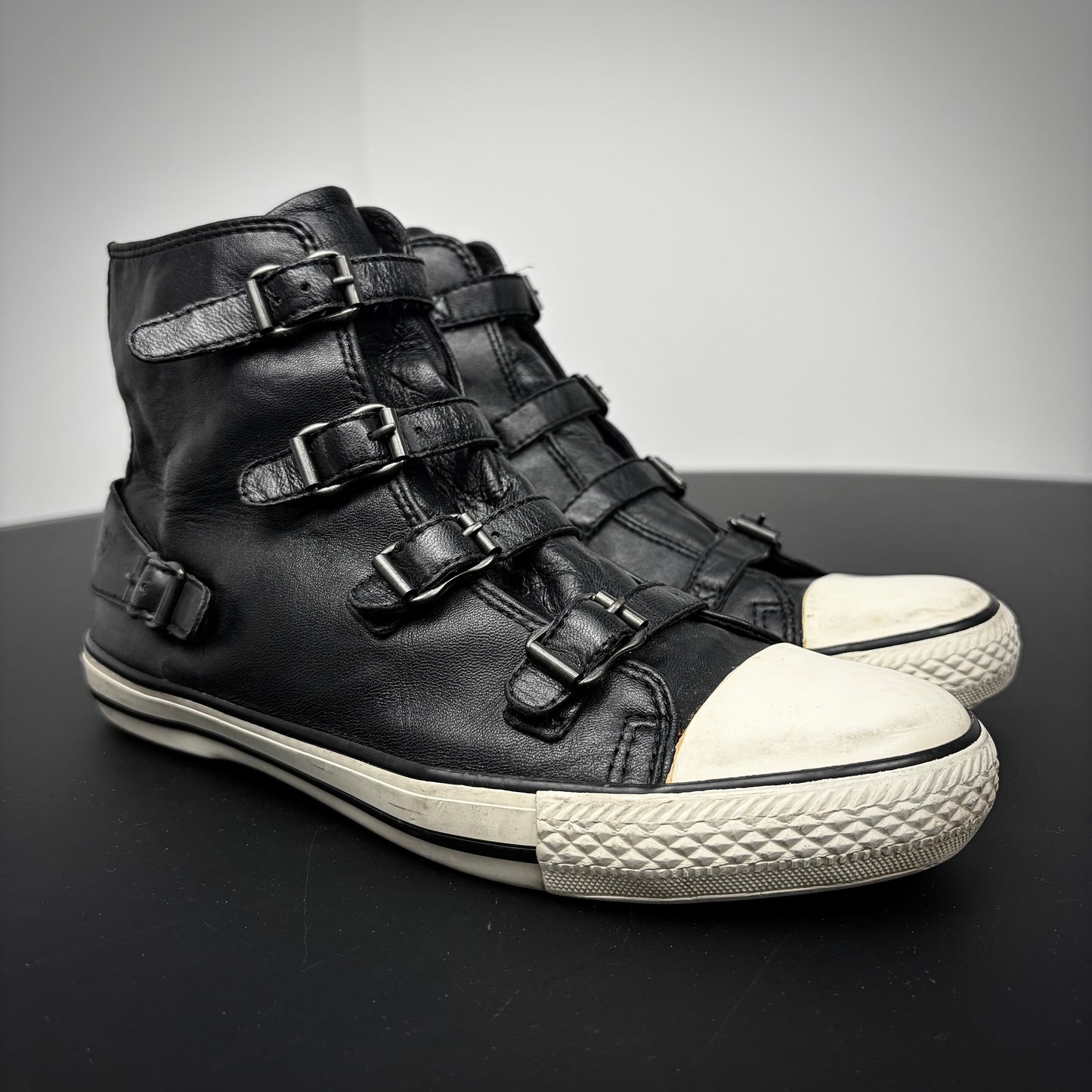 Ash Strap Converse