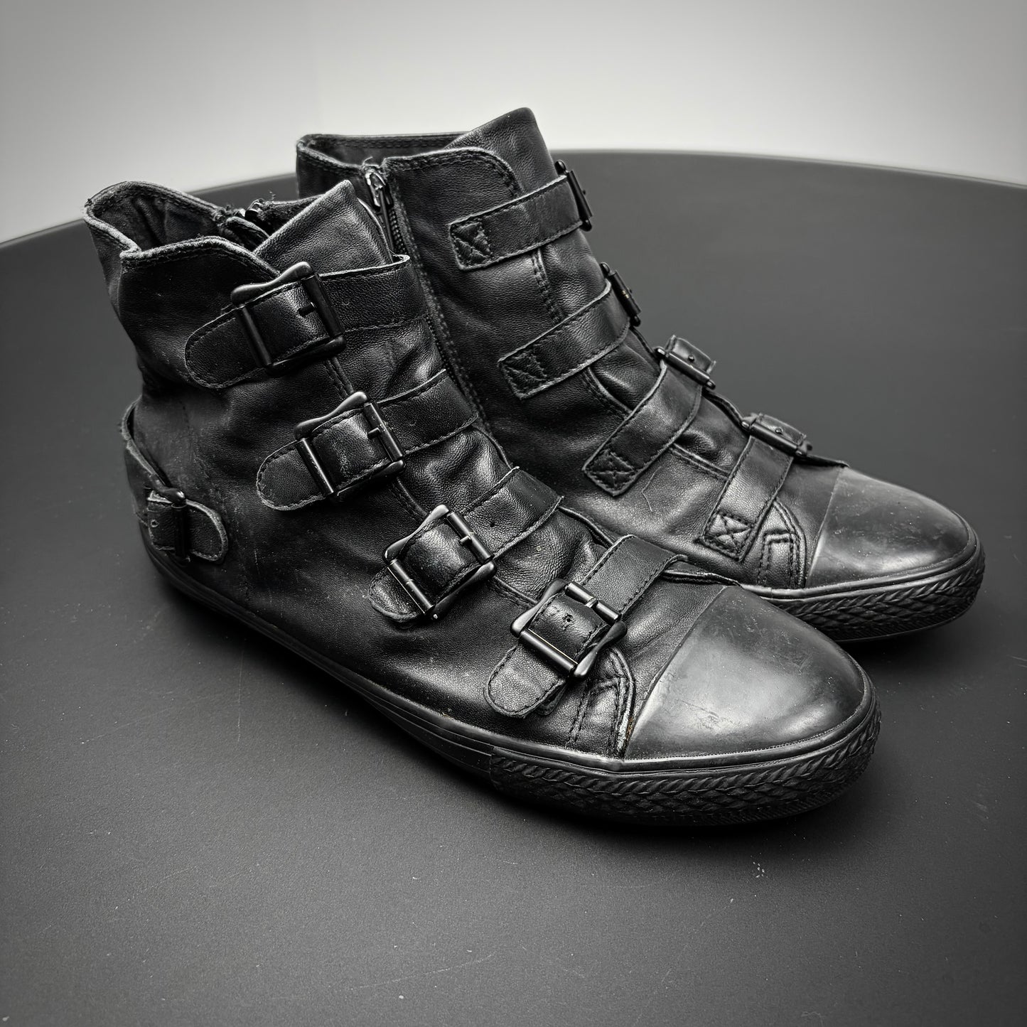Ash Strap Converse