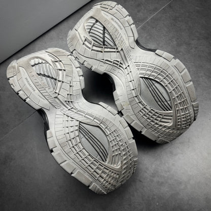Balenciaga 16XL Sneaker