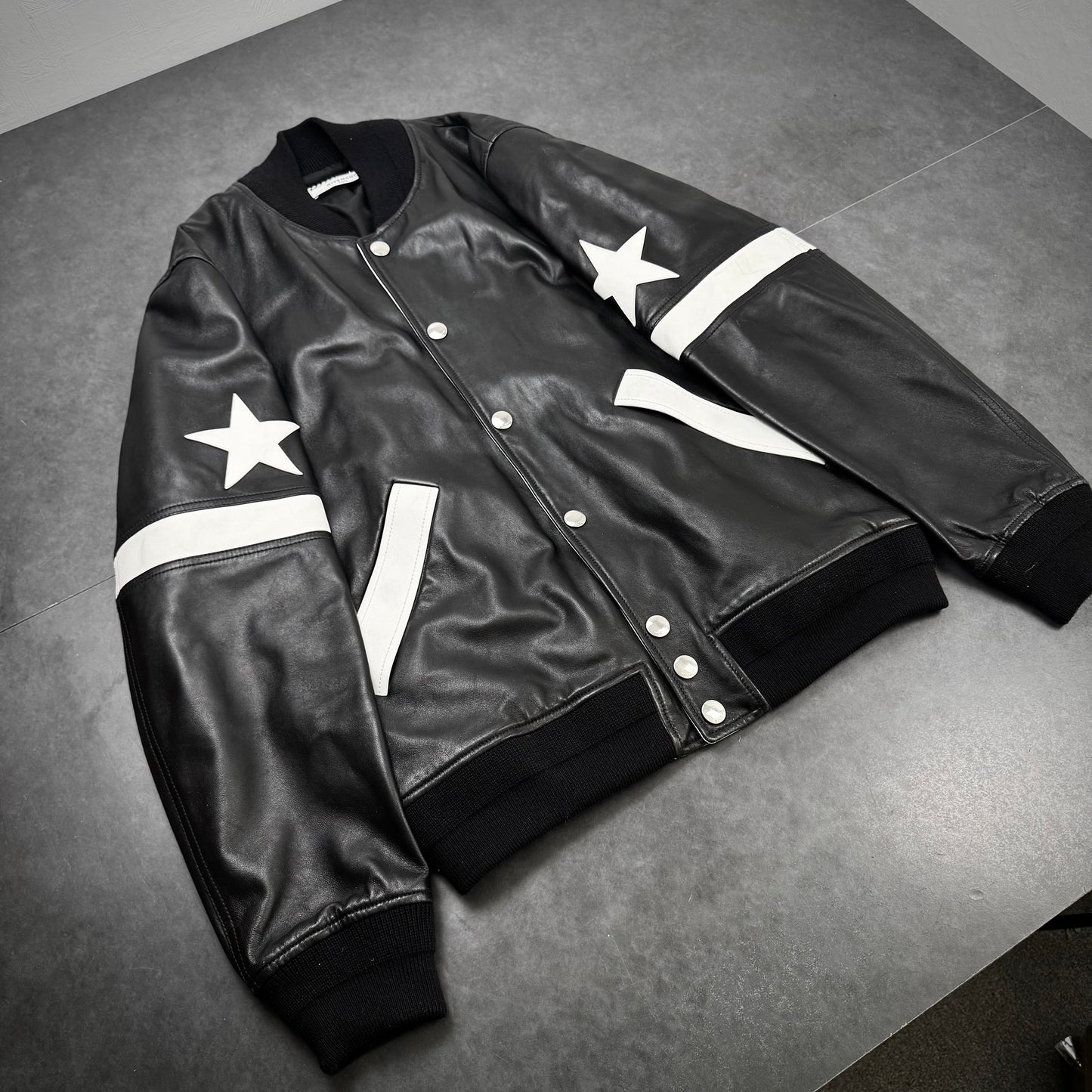 Givenchy Star Lambskin Bomberk