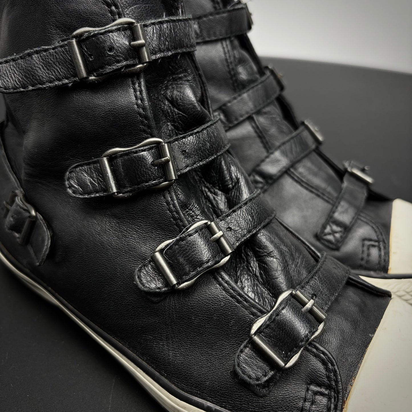Ash Strap Converse