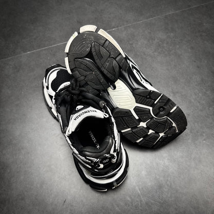 Balenciaga Black/White Runner