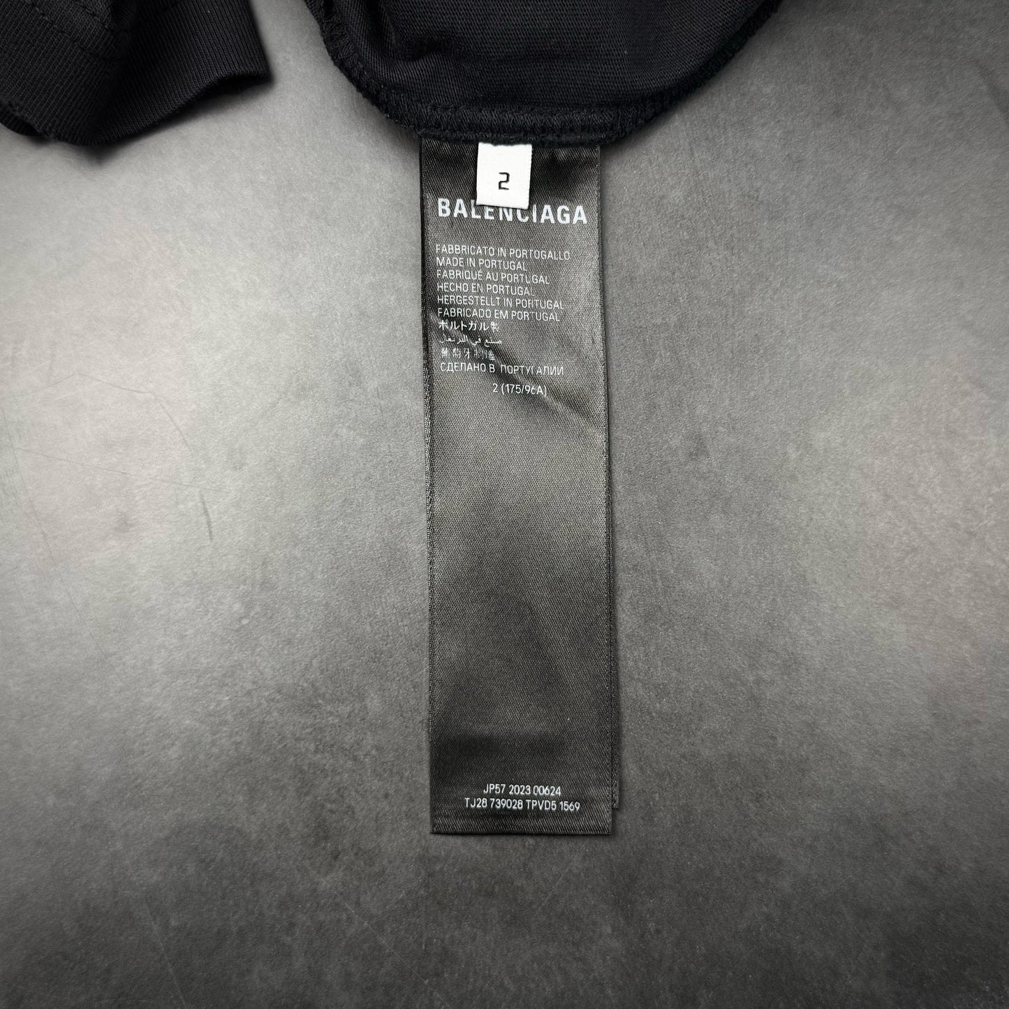 Balenciaga „Be kind“ Tshirt