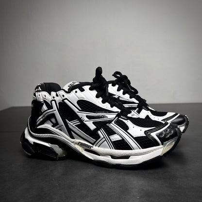 Balenciaga Black/White Runner