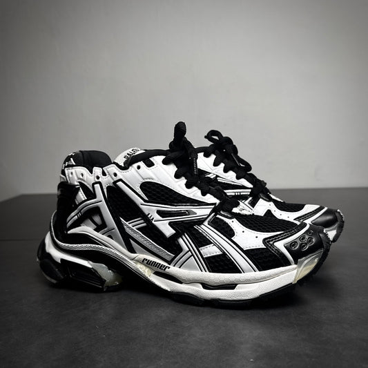 Balenciaga Black/White Runner