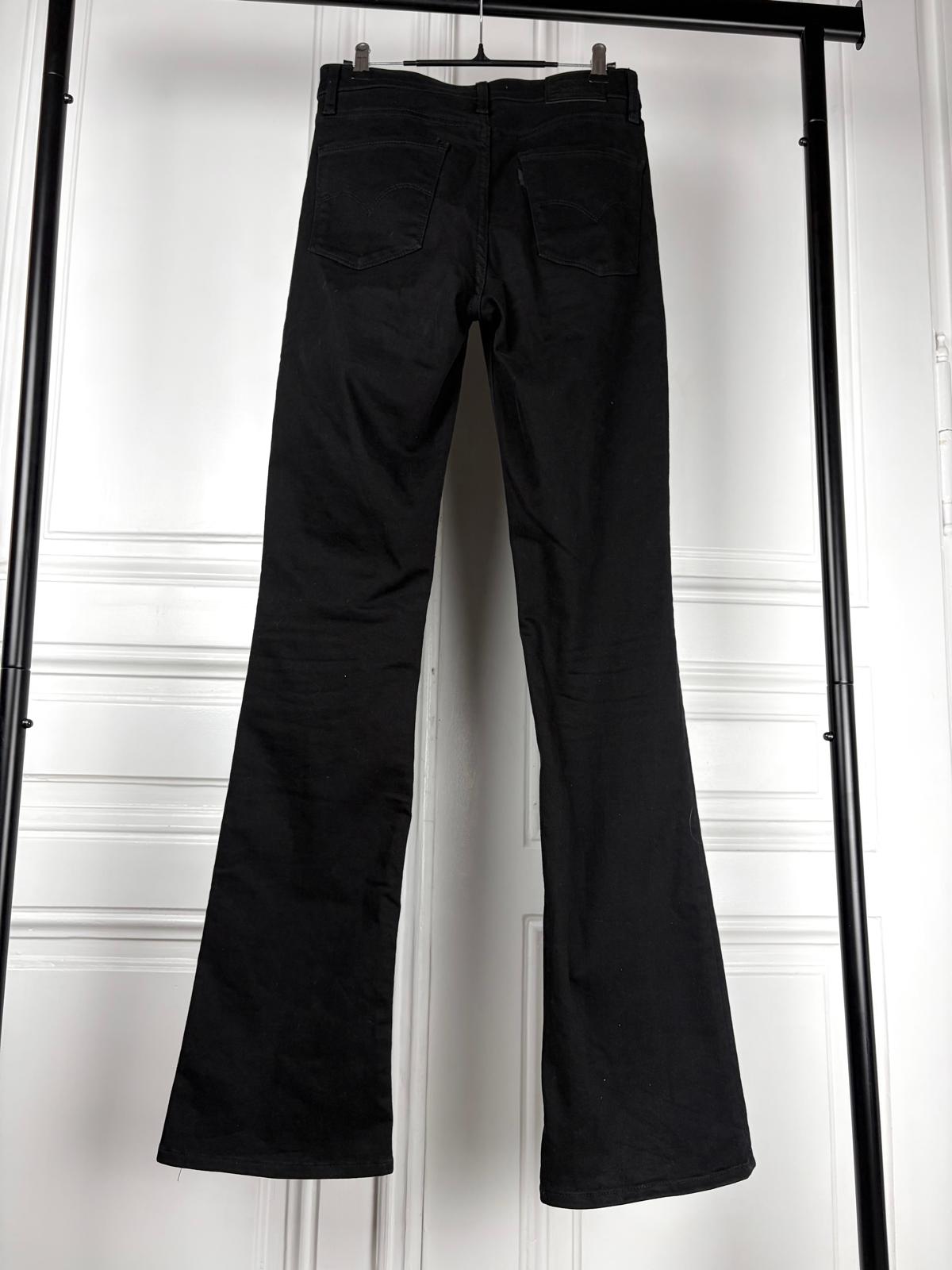 Levi’s 725 Highrise Bootcut Jeans