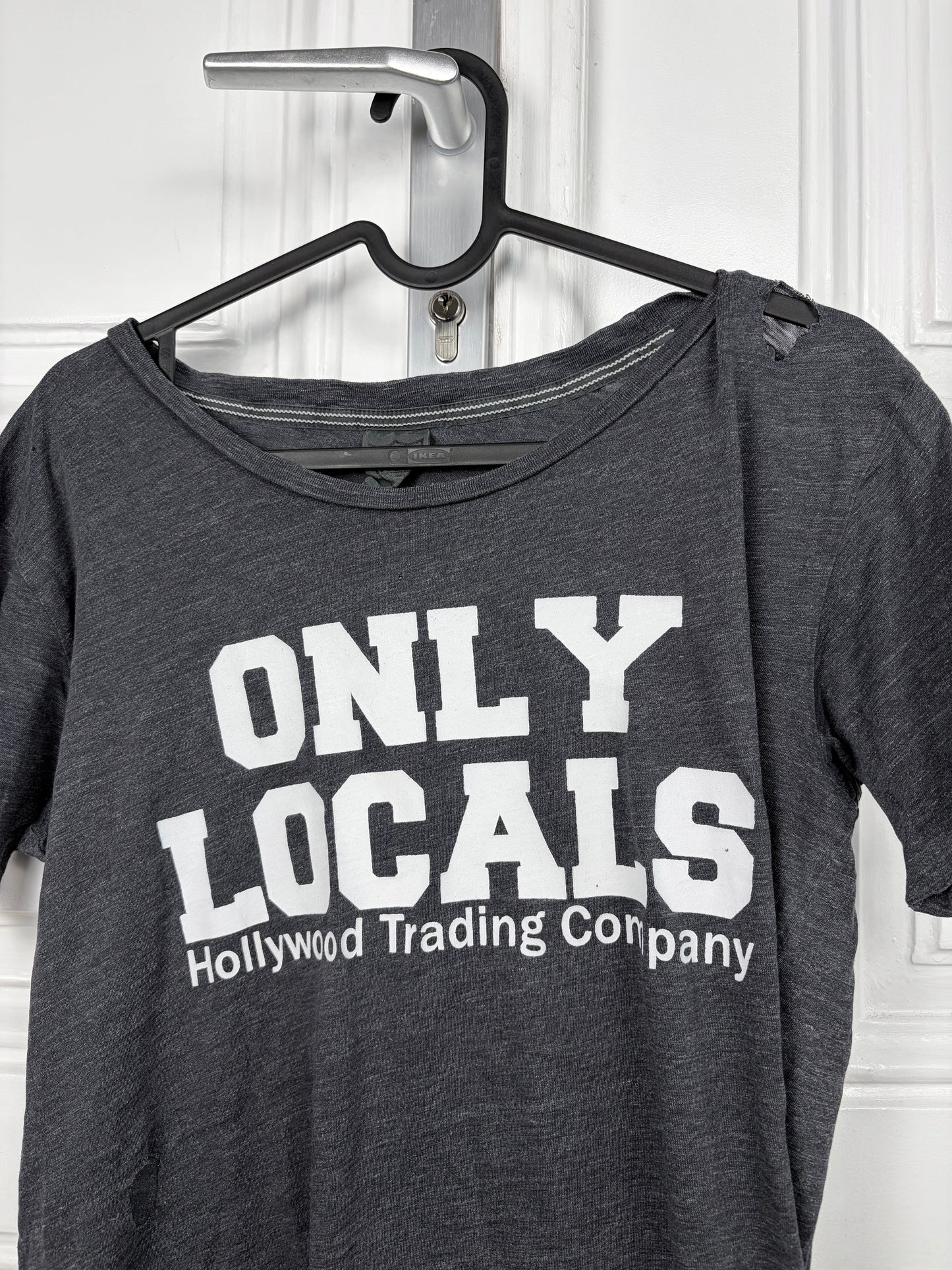 HTC „Only Locals“ Distressed Shirt