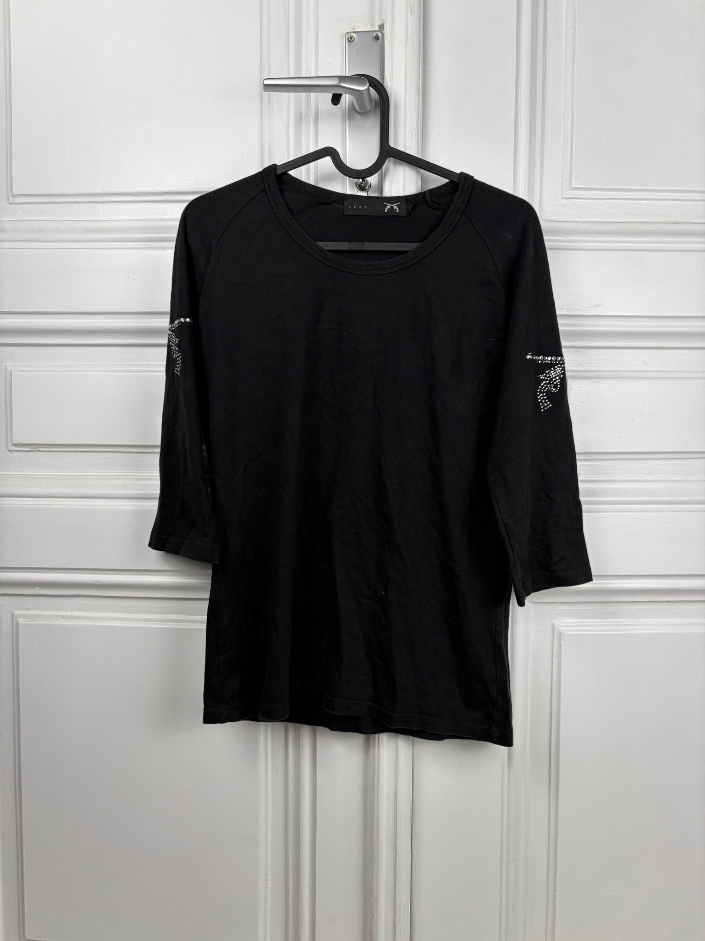 Roar 3/4 Sleeve Gun Shirt