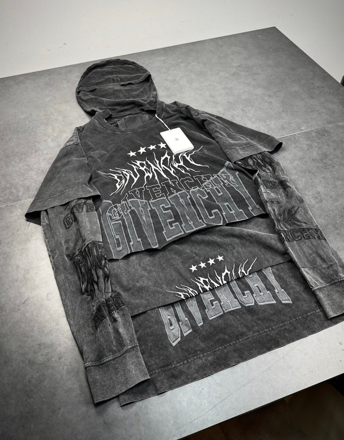 Givenchy „layered“ balaclava longsleeve F/W22